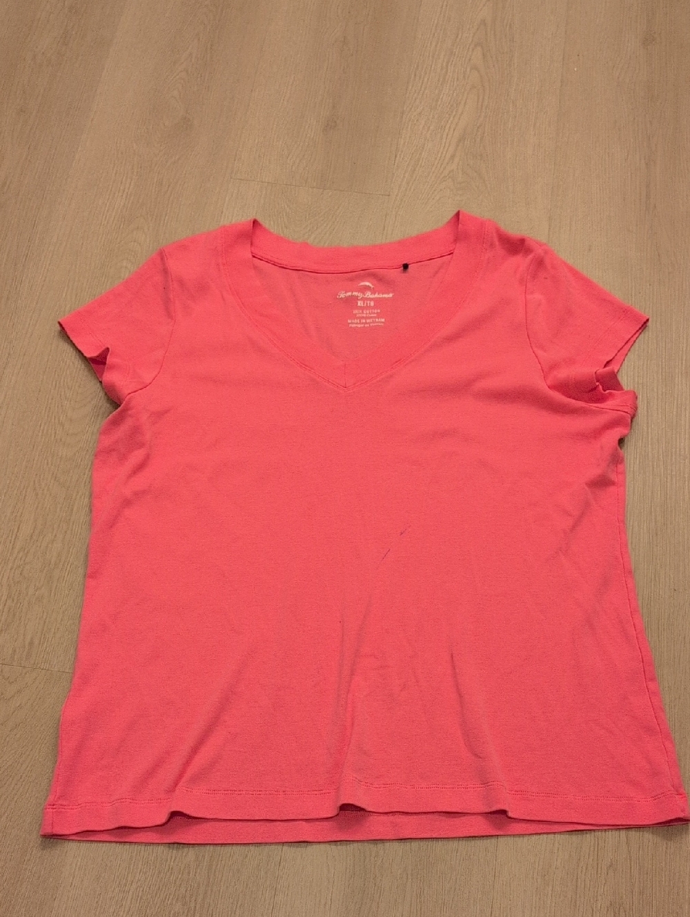 Tommy Bahama Xl Cotton  Coral pink V-Neck Short Sleeve Tee Super Soft